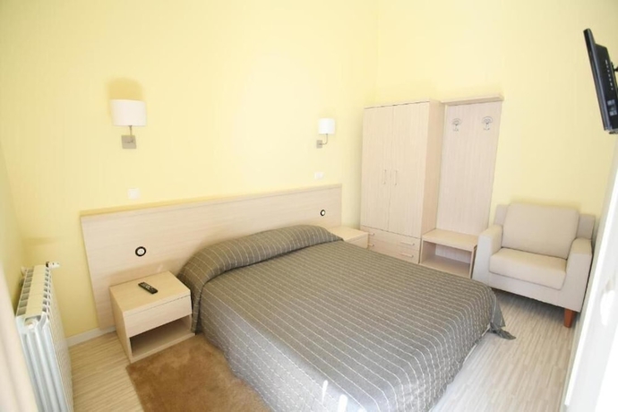 Imagen de la habitación del Hotel Primavera, Amadora. Foto 7