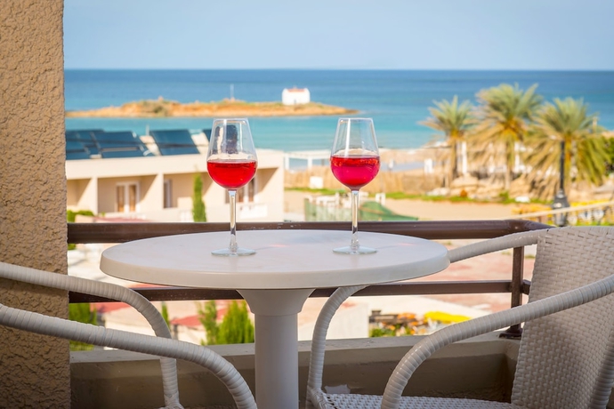 Imagen de los exteriores del Hotel Primavera Beach Malia. Foto 14