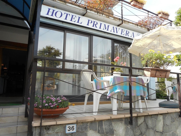 Imagen de los exteriores del Hotel Primavera, Desenzano del Garda. Foto 10