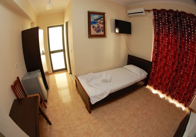 Imagen de la habitación del Hotel Primavera, Sarande. Foto 2