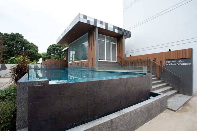 Imagen de la piscina del Hotel Prime Square. Foto 19