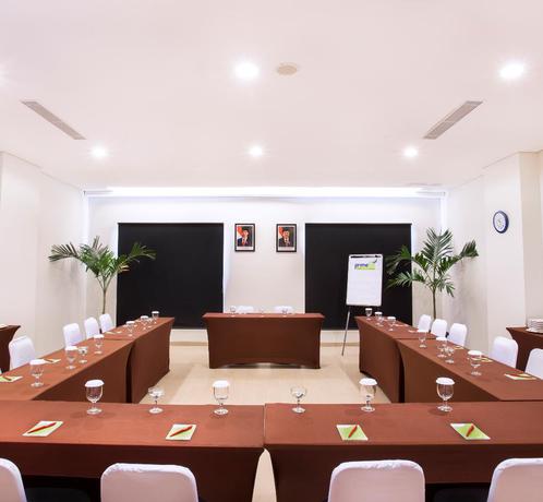 Imagen de los interiores del Hotel Primebiz Cikarang. Foto 18
