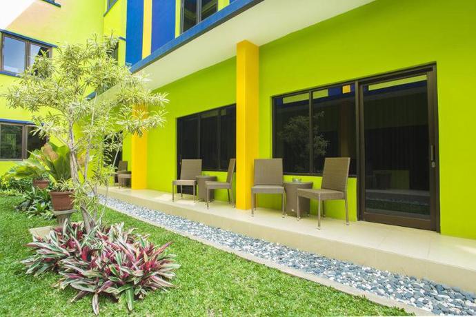 Imagen de los exteriores del Hotel Primebiz Karawang. Foto 15