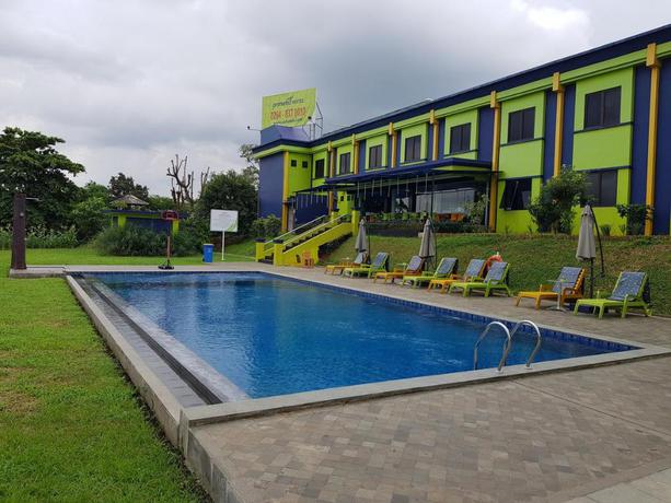 Imagen de la piscina del Hotel Primebiz Karawang. Foto 18