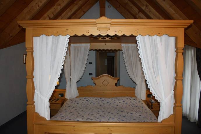 Imagen de la habitación del Hotel Primiero. Foto 12