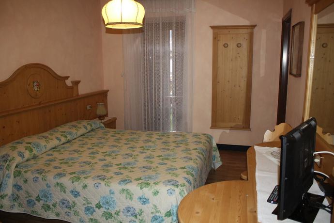 Imagen de la habitación del Hotel Primiero. Foto 13