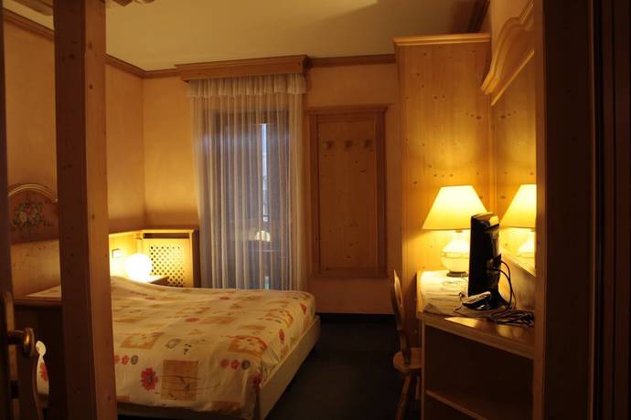 Imagen de la habitación del Hotel Primiero. Foto 18