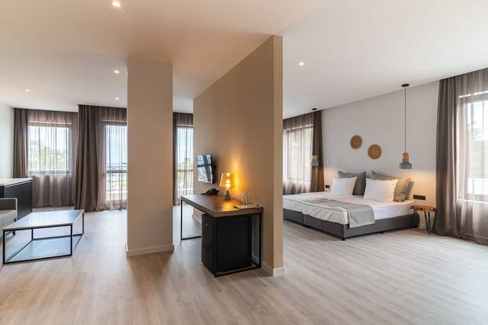 Imagen de la habitación del Hotel Primorski. Foto 13