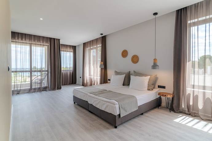 Imagen de la habitación del Hotel Primorski. Foto 17