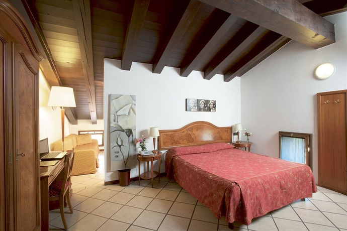 Imagen de la habitación del Hotel Primotel Brescia. Foto 4