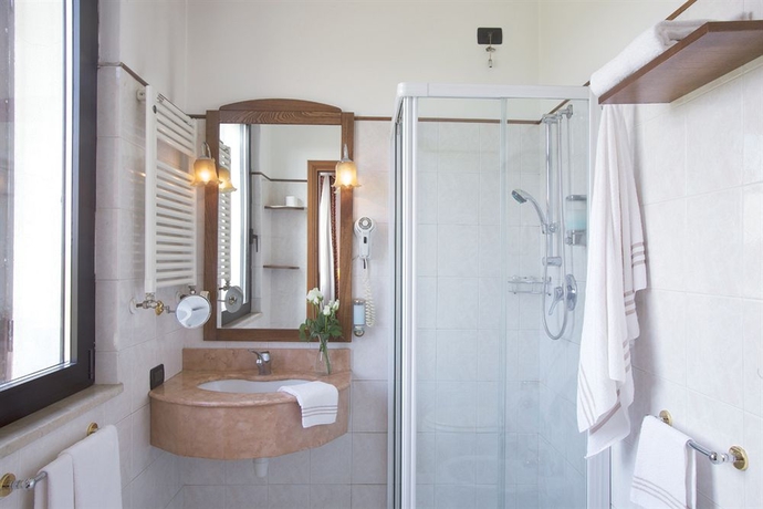 Imagen de la habitación del Hotel Primotel Brescia. Foto 5