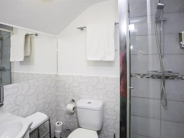 Imagen de la habitación del Hotel Primrose Guest House. Foto 9