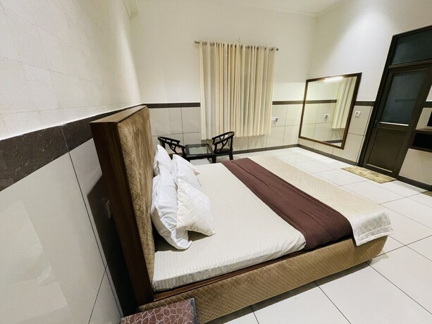 Imagen de la habitación del Hotel Primrose Regency. Foto 4