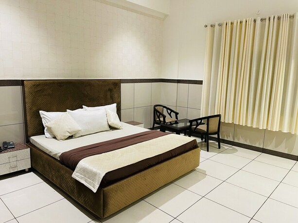 Imagen de la habitación del Hotel Primrose Regency. Foto 11