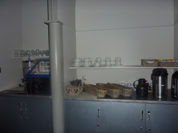 Imagen del bar/restaurante del Hotel Prince Albert Louvre. Foto 2