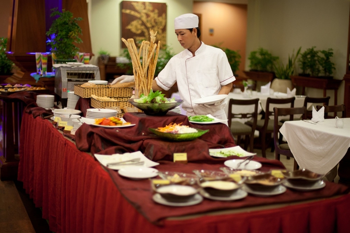 Imagen del bar/restaurante del Hotel Prince Angkor and Spa. Foto 2