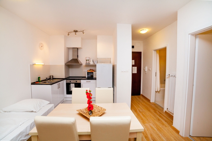 Imagen de la habitación del Hotel Prince Apartments. Foto 7