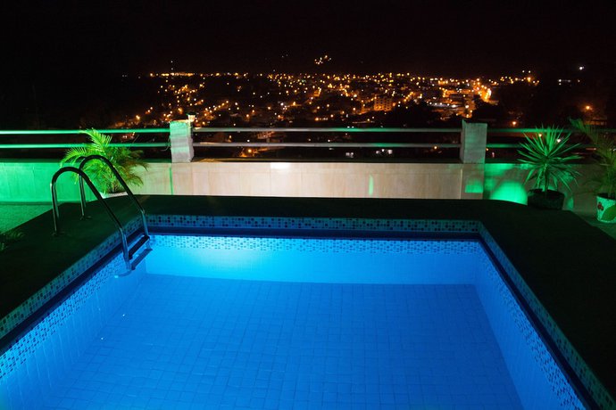 Imagen de la piscina del Hotel Prince Chanchamayo. Foto 17