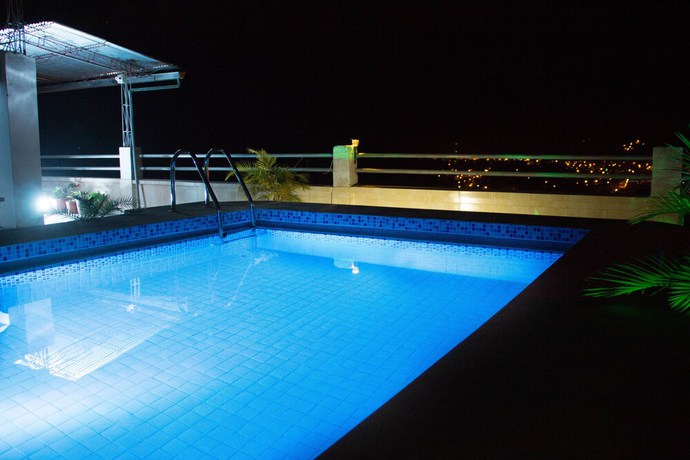 Imagen de la piscina del Hotel Prince Chanchamayo. Foto 20