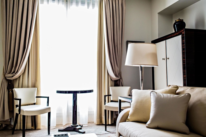 Imagen del bar/restaurante del Hotel Prince De Galles, A Luxury Collection , Paris. Foto 2