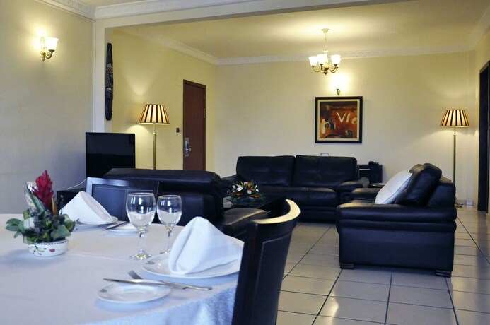 Imagen de la habitación del Hotel Prince De Galles. Foto 15