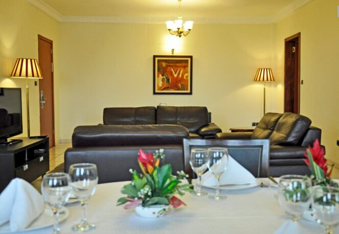 Imagen de la habitación del Hotel Prince De Galles. Foto 17