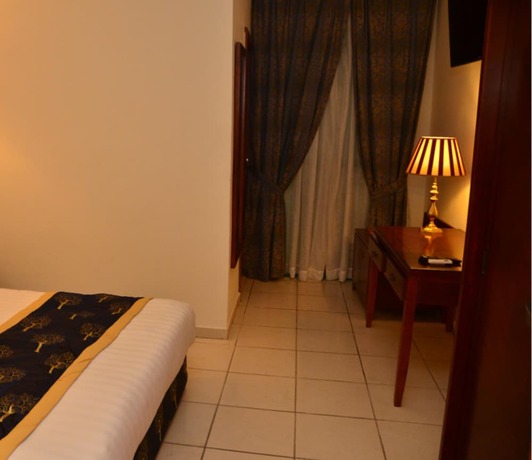 Imagen de la habitación del Hotel Prince De Galles. Foto 18