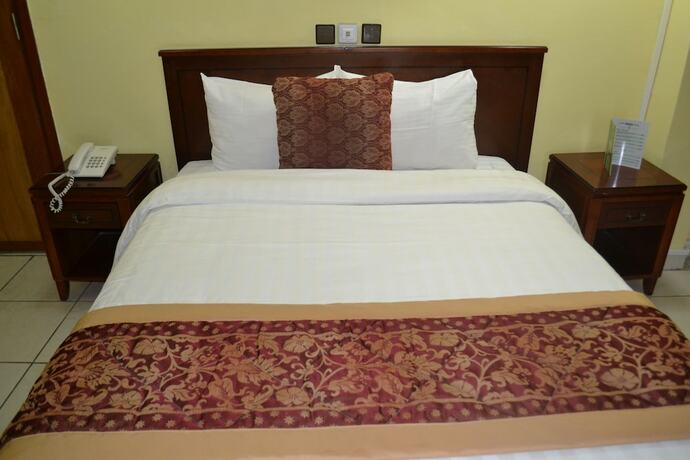 Imagen de la habitación del Hotel Prince De Galles. Foto 20