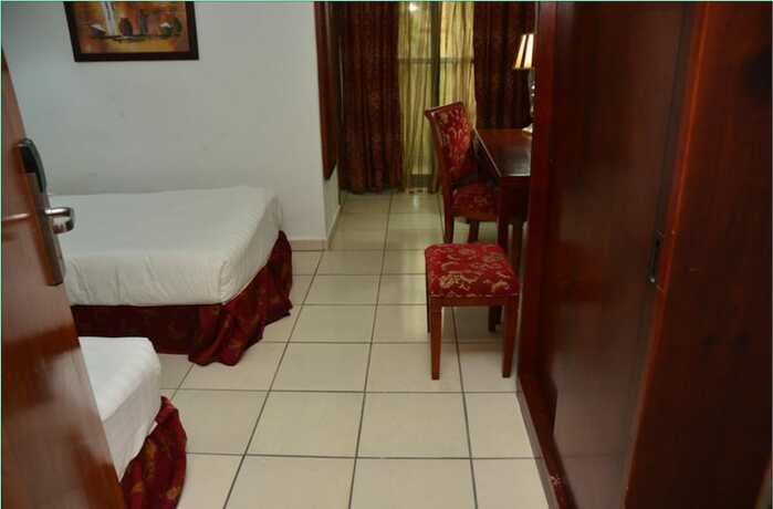 Imagen de la habitación del Hotel Prince De Galles. Foto 22