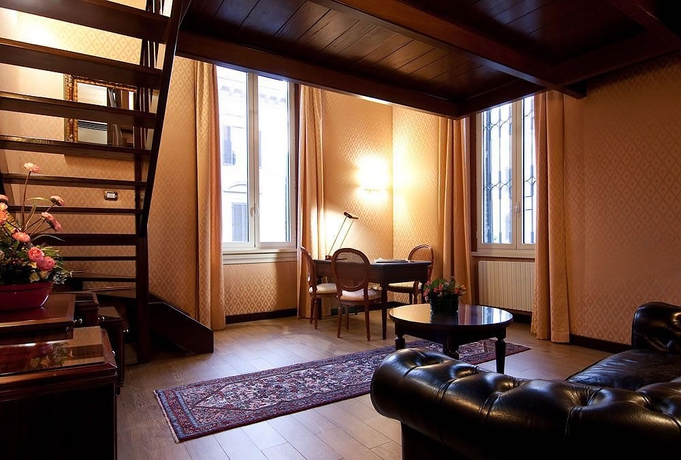 Imagen de los interiores del Hotel Prince Galles. Foto 6