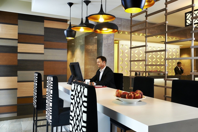 Imagen de los interiores del Hotel Prince George. Foto 13