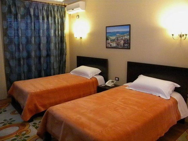 Imagen de la habitación del Hotel Prince, Kamëz. Foto 6