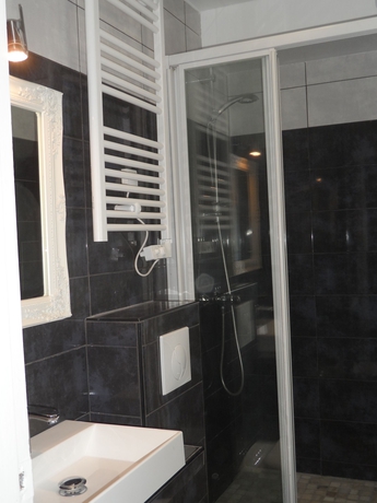 Imagen de la habitación del Hotel Prince Monceau. Foto 4