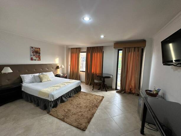 Imagen de la habitación del Hotel Prince Plaza. Foto 17