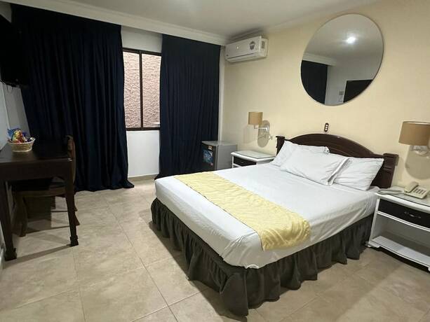 Imagen de la habitación del Hotel Prince Plaza. Foto 19