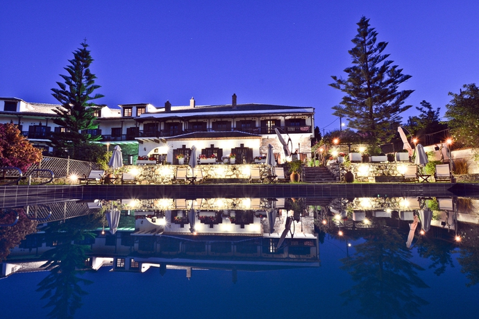 Imagen de la piscina del Hotel Prince Stafilos. Foto 15