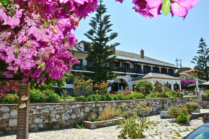 Imagen de los exteriores del Hotel Prince Stafilos. Foto 8