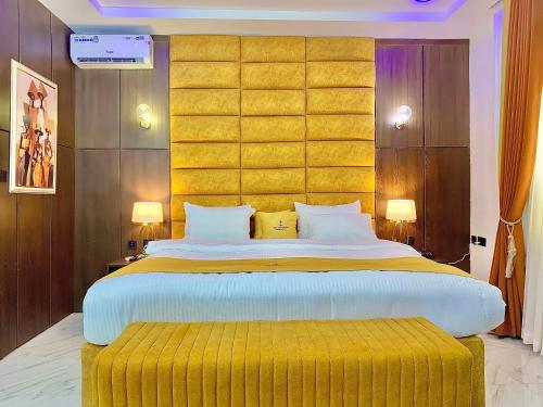 Imagen de la habitación del Hotel Prince Xclusive Royales. Foto 17