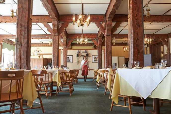Imagen del bar/restaurante del Hotel Prince of Wales, Waterton Park. Foto 7