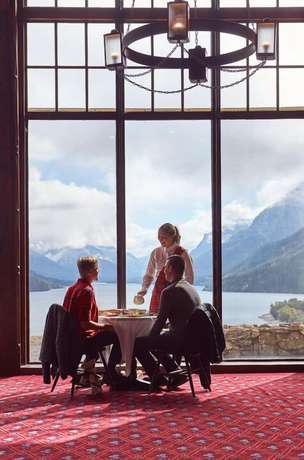 Imagen del bar/restaurante del Hotel Prince of Wales, Waterton Park. Foto 8