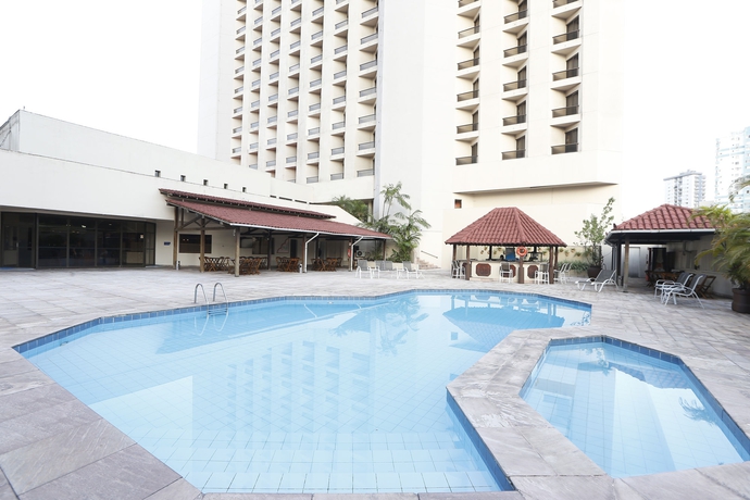 Imagen de la piscina del Hotel Princesa Louçã. Foto 15