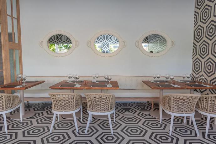 Imagen del bar/restaurante del Hotel Princess Family Club Bavaro. Foto 5