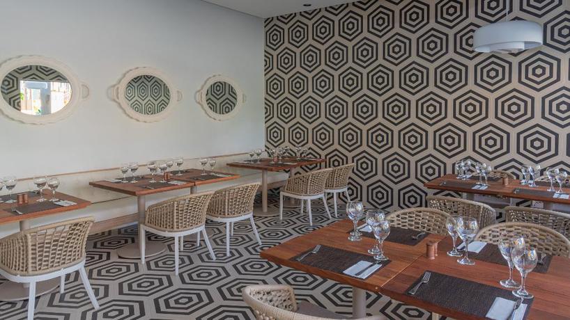 Imagen del bar/restaurante del Hotel Princess Family Club Bavaro. Foto 7