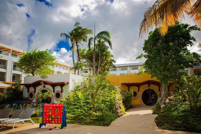 Imagen de los exteriores del Hotel Princess Family Club Bavaro. Foto 11