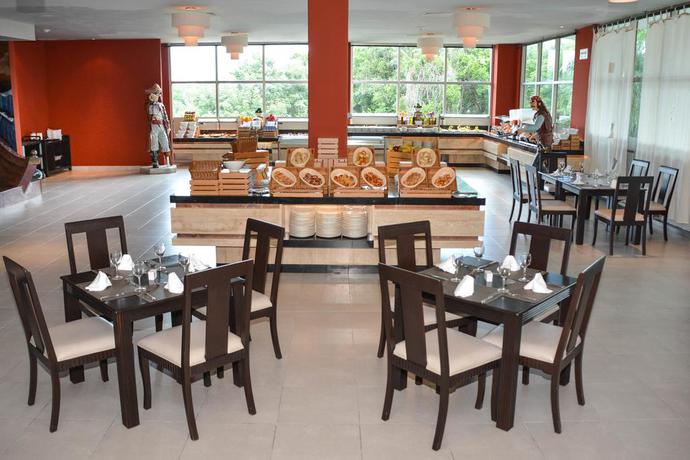 Imagen del bar/restaurante del Hotel Princess Family Club Riviera. Foto 2