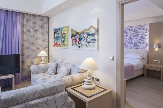 Imagen de la habitación del Hotel Princess Kyniska Suites. Foto 19