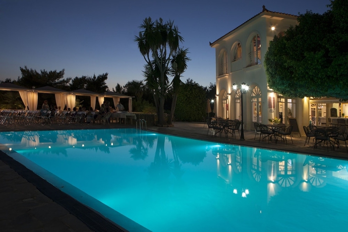 Imagen de la piscina del Hotel Princess, Lassi. Foto 17