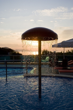 Imagen de la piscina del Hotel Princess Of Naxos. Foto 12