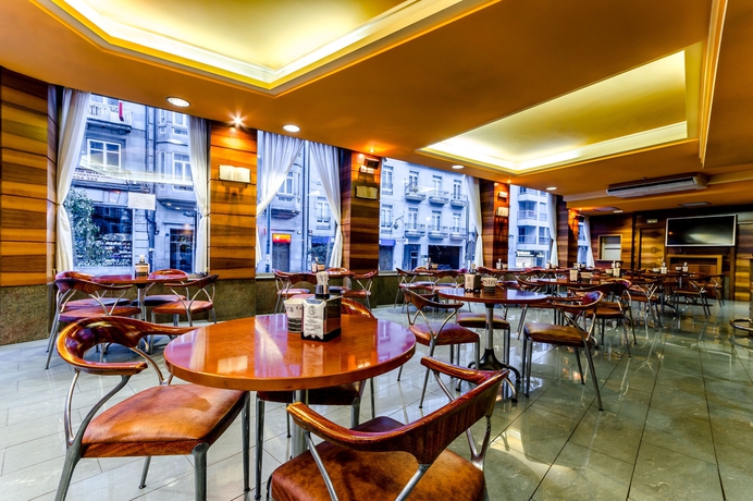 Imagen del bar/restaurante del Hotel Princess, Ourense. Foto 4