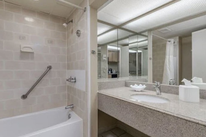 Imagen de la habitación del Hotel Princess Royale Oceanfront Resort. Foto 19